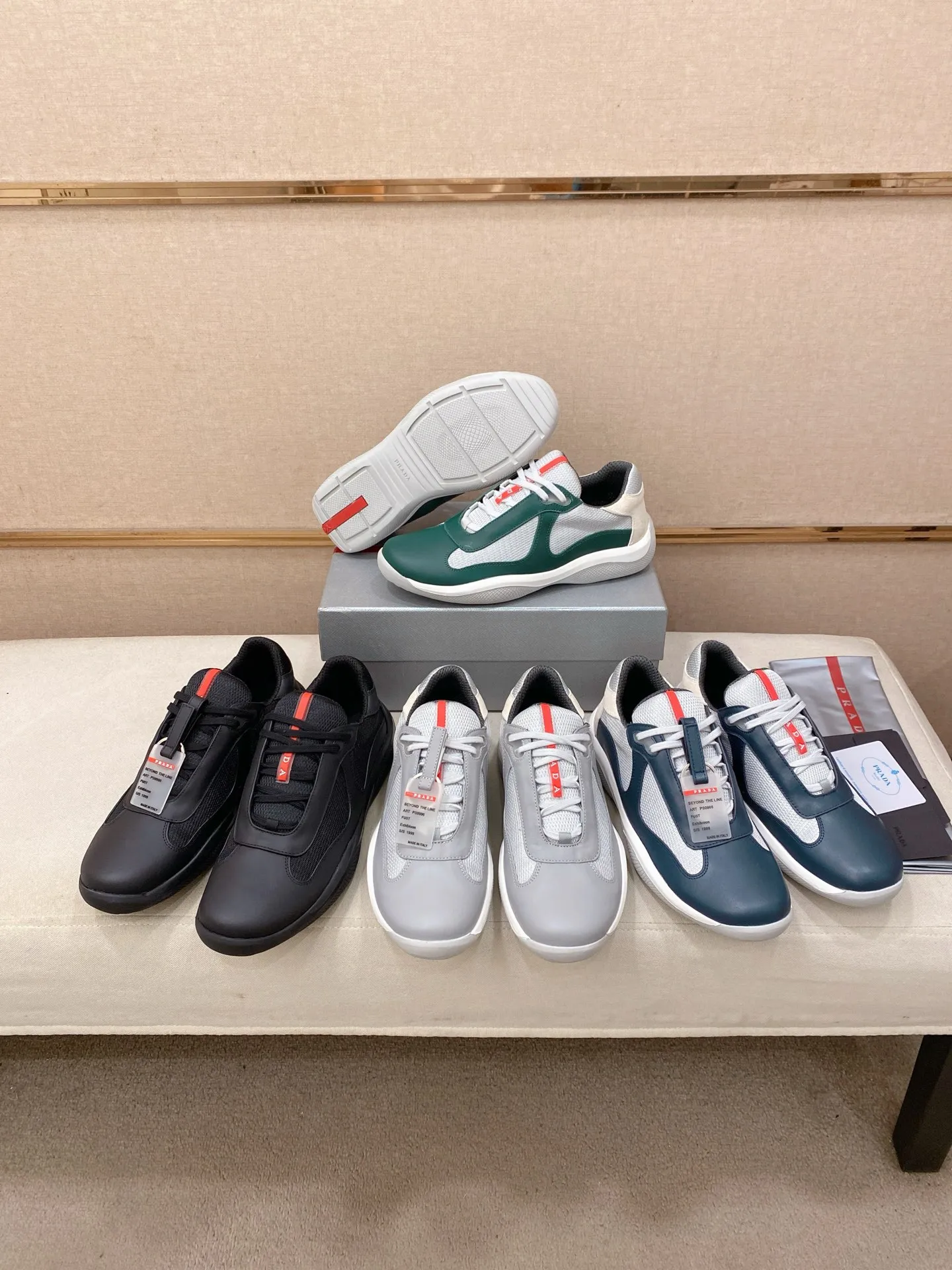 Men's shoes 💰 580💰 ✔️✔️✔️High version High-quality new PRADA (Prada) counters are launched simultaneously, new men's shoes, 😘fabrics are selected from first-layer cowhide fabrics. Lining: Imported cowhide leather lining. 👍🏿High-end☄️Open-molded non-slip rubber outsole, exquisite lines, simple and elegant, comfortable and high-end for leisure travel. Code number: 38 to 45